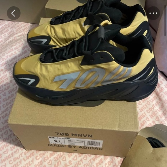 Yeezy - Picture 3 of 4